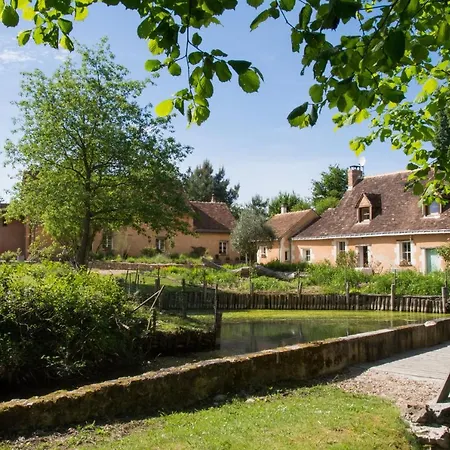 Moulin De La Diversiere, Avec Piscine En Pleine Nature Bed & Breakfast Savigné-sous-le-Lude