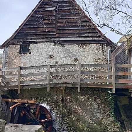 Moulin De La Diversiere, Avec Piscine En Pleine Nature Bed & Breakfast Savigné-sous-le-Lude