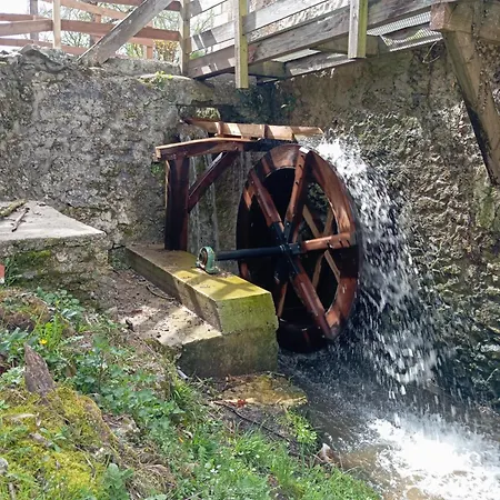 Moulin De La Diversiere, Avec Piscine En Pleine Nature Bed & Breakfast 3*