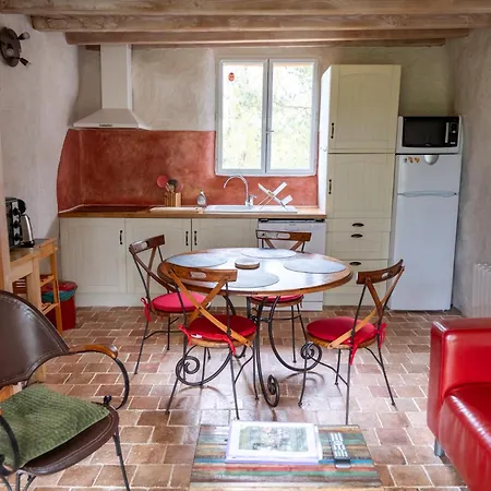 Bed & Breakfast Moulin De La Diversiere, Avec Piscine En Pleine Nature Savigné-sous-le-Lude